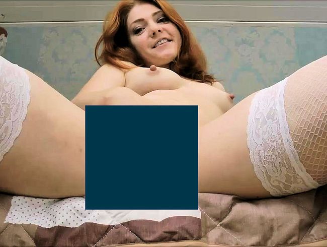little nicky Porno Video: Redhead - rothaarige Traum fo**e + Squirt !
